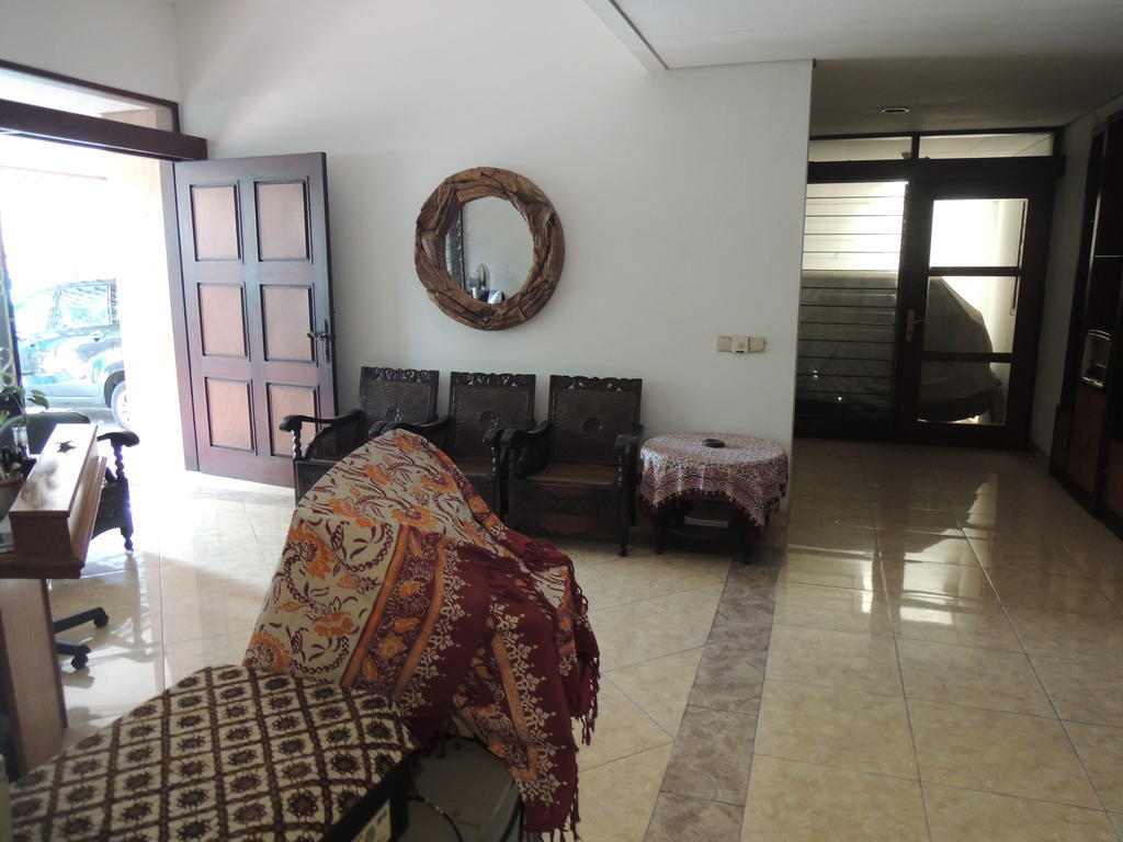 Rumah Polonia Guest House Yakarta Exterior foto