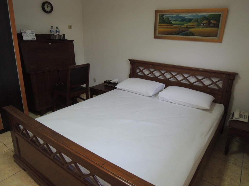 Rumah Polonia Guest House Yakarta Habitación foto